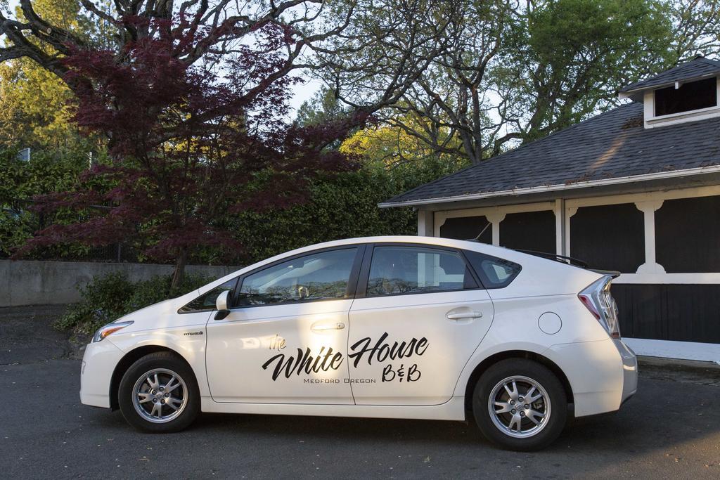 The White House Bed And Breakfast Medford Extérieur photo