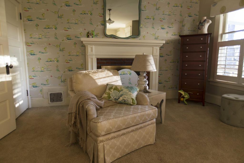 The White House Bed And Breakfast Medford Extérieur photo