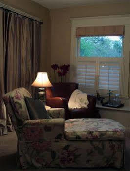The White House Bed And Breakfast Medford Extérieur photo